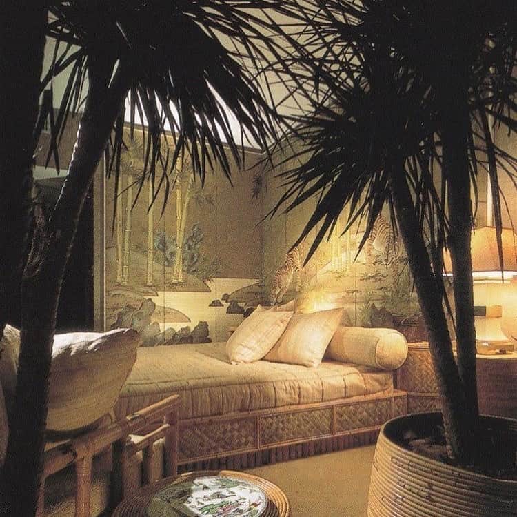 Meganさんのインスタグラム写真 - (MeganInstagram)「Showcase of Interior Design: Southern Edition II, Vitae, 1996 via @steffan  . . . . #interiordesign #palmtrees #houseplants #plants #bed #bedroom #architecture #interiors」1月28日 9時17分 - zanzan_domus