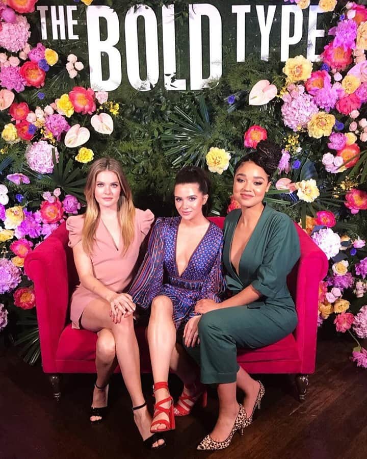 E! Onlineさんのインスタグラム写真 - (E! OnlineInstagram)「BRB, we'll be crying in the fashion closet because #TheBoldType is ending after season 5. 😭 Link in bio for the 2021 fate of all your favorite shows. (📷: Instagram)」1月28日 9時30分 - enews