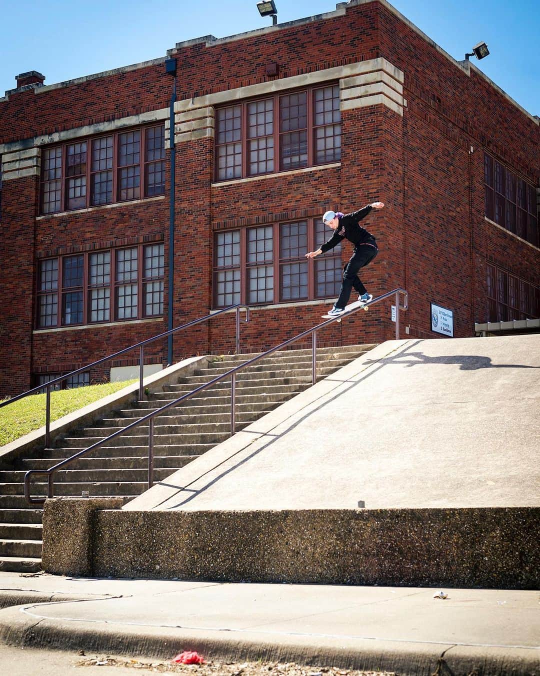 Vans Skateさんのインスタグラム写真 - (Vans SkateInstagram)「Henry was a shining star among the new generation of skateboarders that are redefining the future. With a genuine soul, following his passion and love for skateboarding, the unfortunate news of his passing leaves a giant hole in the heart of our community. Sending our heartfelt love and condolences to his family and friends in this difficult time. If you are struggling and can’t talk to anyone close to you PLEASE call the National suicide hotline 1-800-273-TALK. We are all in this together.」1月28日 9時29分 - vansskate