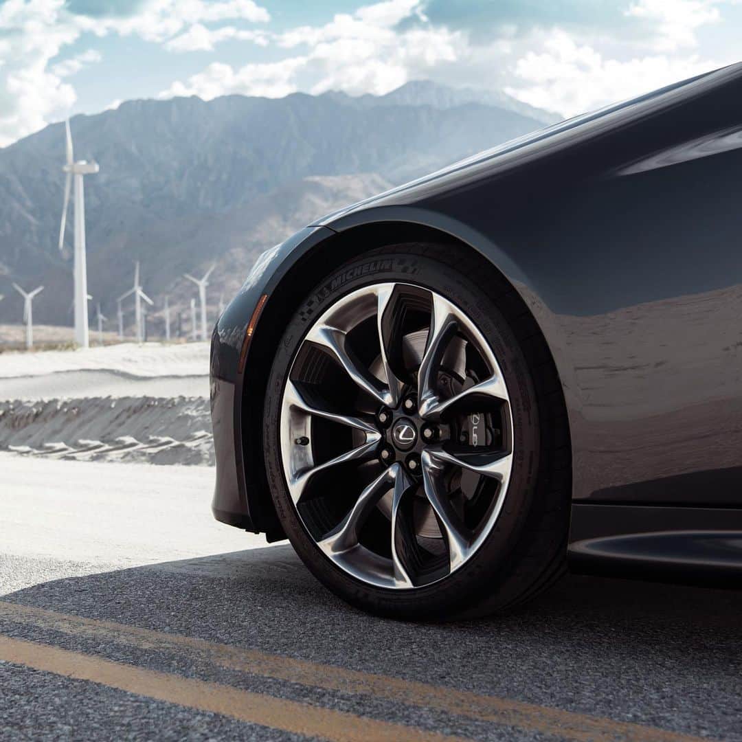 Lexus USAのインスタグラム：「Proof that not all wheels are created equal. #LexusLC #WheelWednesday」