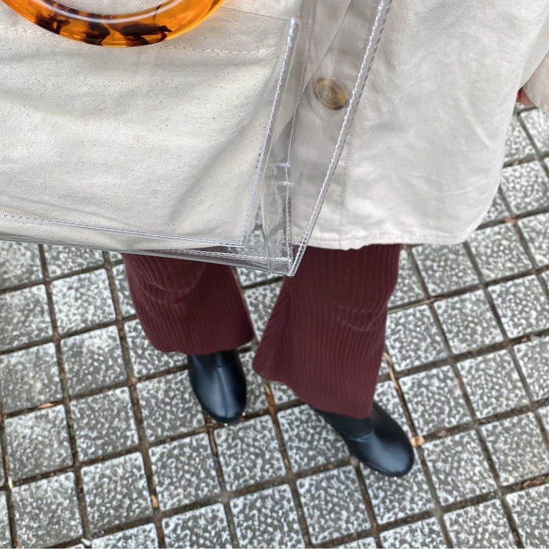 新潮社「ニコラ」さんのインスタグラム写真 - (新潮社「ニコラ」Instagram)「今日は大人ラテコーデ🤍  冬と言ったら重ね着！！ということで、ニットを重ね着したよ☺️重ね着が苦手だなって子は、ぜひわかなのコーデを真似してみてね！  トップス→GRL ボトムス→GRL シューズ→WEGO バッグ→WEGO  #宮本和奏 #ワカナ #ニコモSNAP #ニコモ #ニコラ #nicola #中学生 #jc2 #今日のコーデ #きょコ #お洒落さんと繋がりたい」1月28日 9時35分 - nicola_snap
