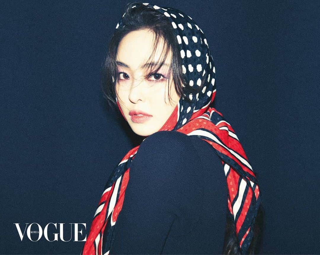 イ・ダヒさんのインスタグラム写真 - (イ・ダヒInstagram)「vogue💋」1月28日 15時07分 - dahee0315