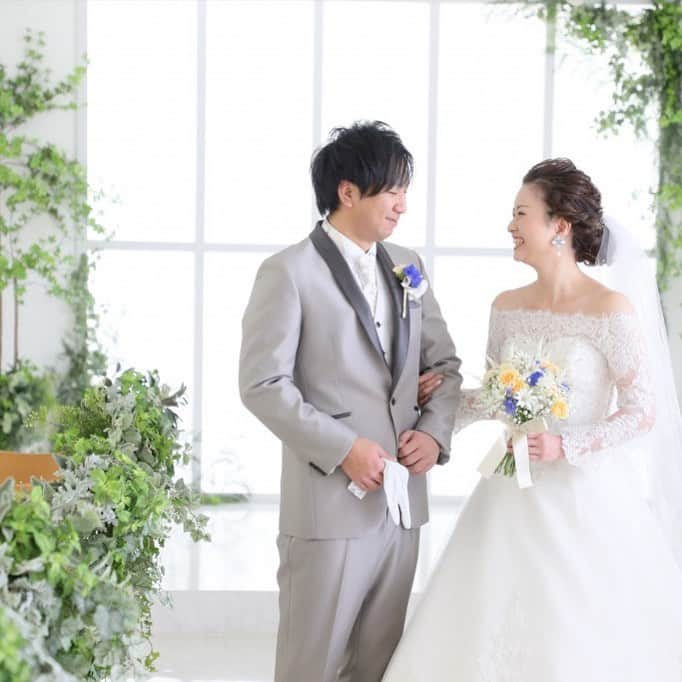 ブライダル グランシア須賀川《福島県須賀川市：結婚式場》さんのインスタグラム写真 - (ブライダル グランシア須賀川《福島県須賀川市：結婚式場》Instagram)「☆。・。・。・。・。・。・。・。・。・☆  見慣れないお互いの姿に照れ笑い💕  ☆。・。・。・。・。・。・。・。・。・☆﻿ 🌿須賀川の結婚式場 　【グランシア須賀川】 🌿﻿住所　福島県須賀川市池上町７４﻿ 🌿TEL　0248-75-1166🌿﻿FAX　0248-76-0484﻿🌿mail　info@grancia.jp﻿ 🌿公式HPでは最新情報を日々更新中♪﻿www.grancia.jp  🌿LINE公式アカウントも登場！ お得な情報を受け取るには、以下のリンクから友だち追加してください◎ https://lin.ee/1cChnUR  🌿フェアのご予約は、公式ホームページから、または公式LINE、お電話からも受付中♡  ☆。・。・。・。・。・。・。・。・。・☆﻿ ﻿ #須賀川の結婚式場 #須賀川結婚式 #グランシア須賀川 #グランシア #オリジナルウェディング #wedding #happy #プレ花嫁 #プレ花婿 #貸切 #結婚式 #ブライダル #オシャレ #人気式場 #幸せ結婚式 #ナチュラル #japan #sukagawa #フォトウェディング #緑 #青空」1月28日 10時07分 - granciasukagawa