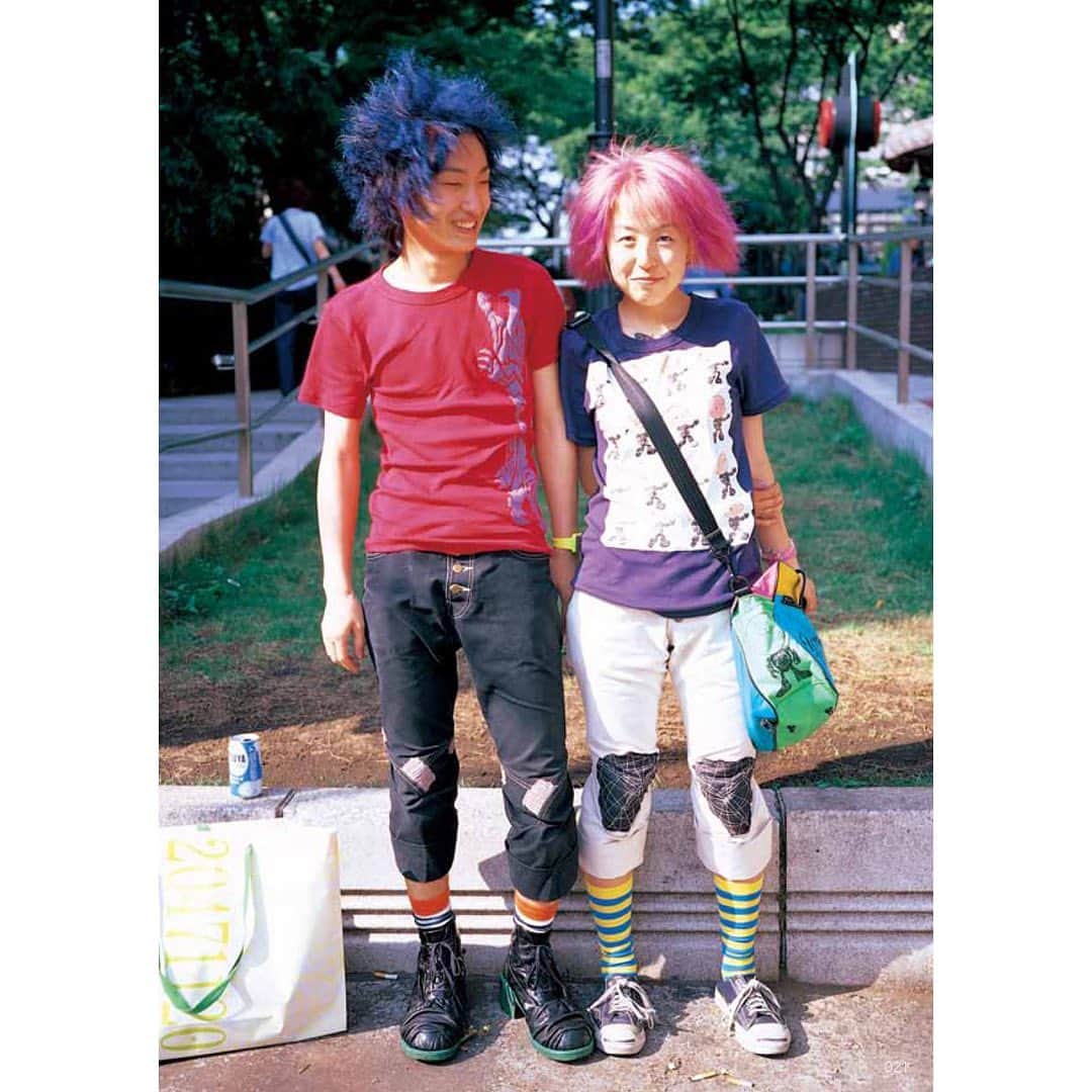 FRUiTSさんのインスタグラム写真 - (FRUiTSInstagram)「The “FRUiTS Yearbook Volume 1 - Print Edition” is now available on the English website!   In 2013, Shoichi Aoki dived into the FRUiTS photo archive and picked out his all-time favorite shots throughout the magazine’s run.   The “FRUiTS Yearbook Volume 1” covers the magazine’s first year and includes the most moving, memorable and iconic shots that helped birth of a global fashion revolution.  Available in both print and digital editions.   street-eo.com  International shop﻿ ↓↓↓↓﻿ https://tokyofruits.com/  Japanese shop﻿ ↓↓↓↓﻿ https://fruitsshop.theshop.jp/ ﻿  #FRUiTS #フルーツ #fruitsattwentyone #shoichiaoki #fruitsmag #fashionarchive #90sfashion #streetware #streetfashion #streetstyle #vintage #fashionblogger #japanesestreetfashion #harajukufashion #tokyofashion #harajukustyle #diyfashion #lovefashion #nofilter #picoftheday #kawaiiculture #kawaii #cute #fashion #style #fashionphotography #instafashion #harajuku #tokyo #japan」1月28日 10時22分 - fruitsmag