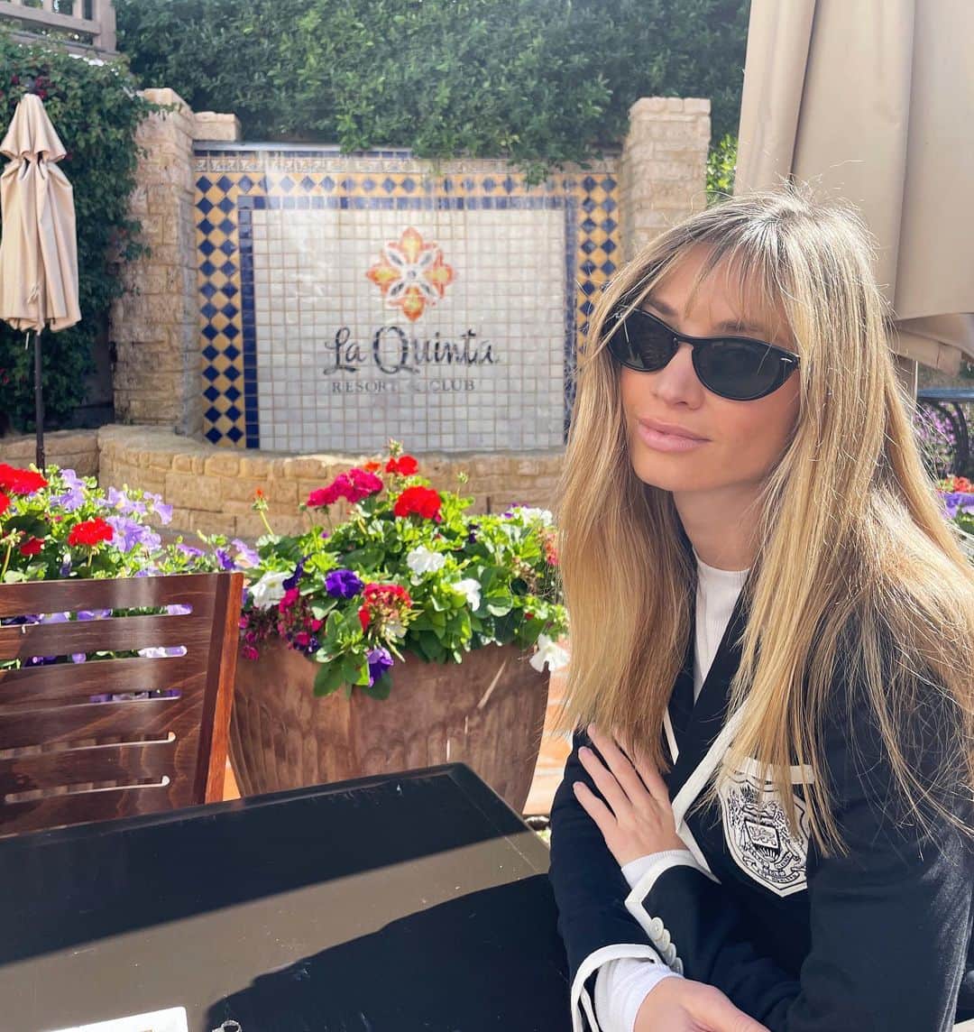 ブルック・バトラーのインスタグラム：「If the desert had an upper east side...#BirthdayLunch  📷 : @grahamb0w」