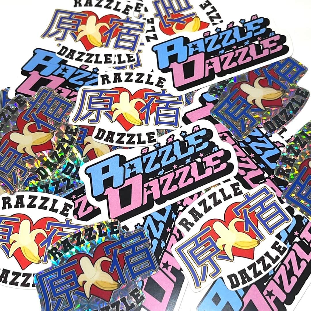 Block.fmのインスタグラム：「tokyovitamin 所属・Duke of Harajukuによるブランド『RAZZLE DAZZLE』始動！オンラインストアがオープン、「東京」を表現した5種類のグッズが販売開始。⁠ ⁠ 続きはlink in bio」