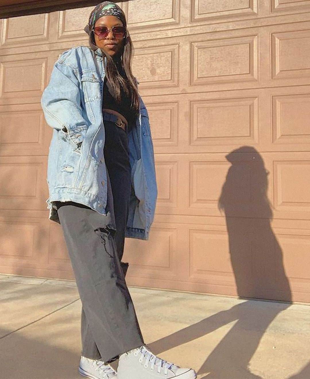 American Eagleのインスタグラム：「“These jeans are like the most comfortable thing ever!” @lorraine_mageto about our Relaxed Mom Jeans. Couldn’t have said it better ourselves… #myAEambassador」