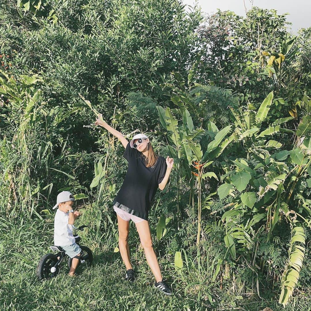 吉川ひなのさんのインスタグラム写真 - (吉川ひなのInstagram)「運動不足にならないように、子どもたちと遊びながらウォーキング！  さぼってたyogaも再開したーー🧘🏼‍♀️ やっぱyoga最高  #HinanoPregnantLife」1月28日 11時37分 - hinanoyoshikawa