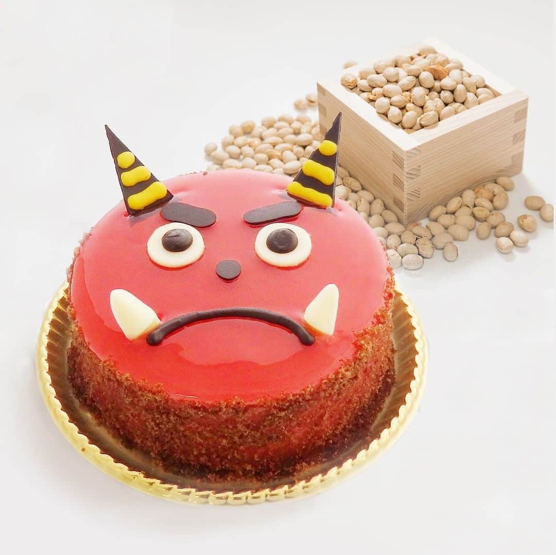 ユーハイム公式さんのインスタグラム写真 - (ユーハイム公式Instagram)「【節分限定ケーキ】 ココアスポンジとチョコレートムースを甘酸っぱいベリームースで包み、赤おにの顔に仕上げた節分限定のケーキです！  東日本のお店は1月29日(金)～2月2日(火)より発売 西日本のお店は2月1日(月)～2月2日(火)より発売  ★東日本のお店は1枚目の画像、西日本のお店は2枚目の画像です。  ※数量限定商品のため、無くなり次第終了となります。 ※商品のお取扱い及び詳細については最寄りの店舗にてお問い合わせください。  #ユーハイム #おにのケーキ #節分 #期間限定スイーツ #赤鬼 #鬼 #juchheim」1月28日 11時56分 - juchheim1909