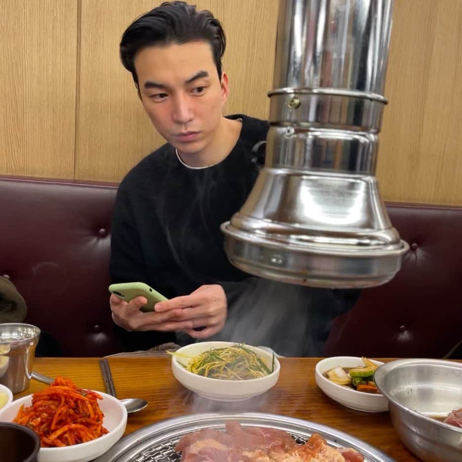 ト・サンウさんのインスタグラム写真 - (ト・サンウInstagram)「어제는 대성갈비, 오늘은 좀 쉬자.., 🤓」1月28日 12時06分 - sang_____w