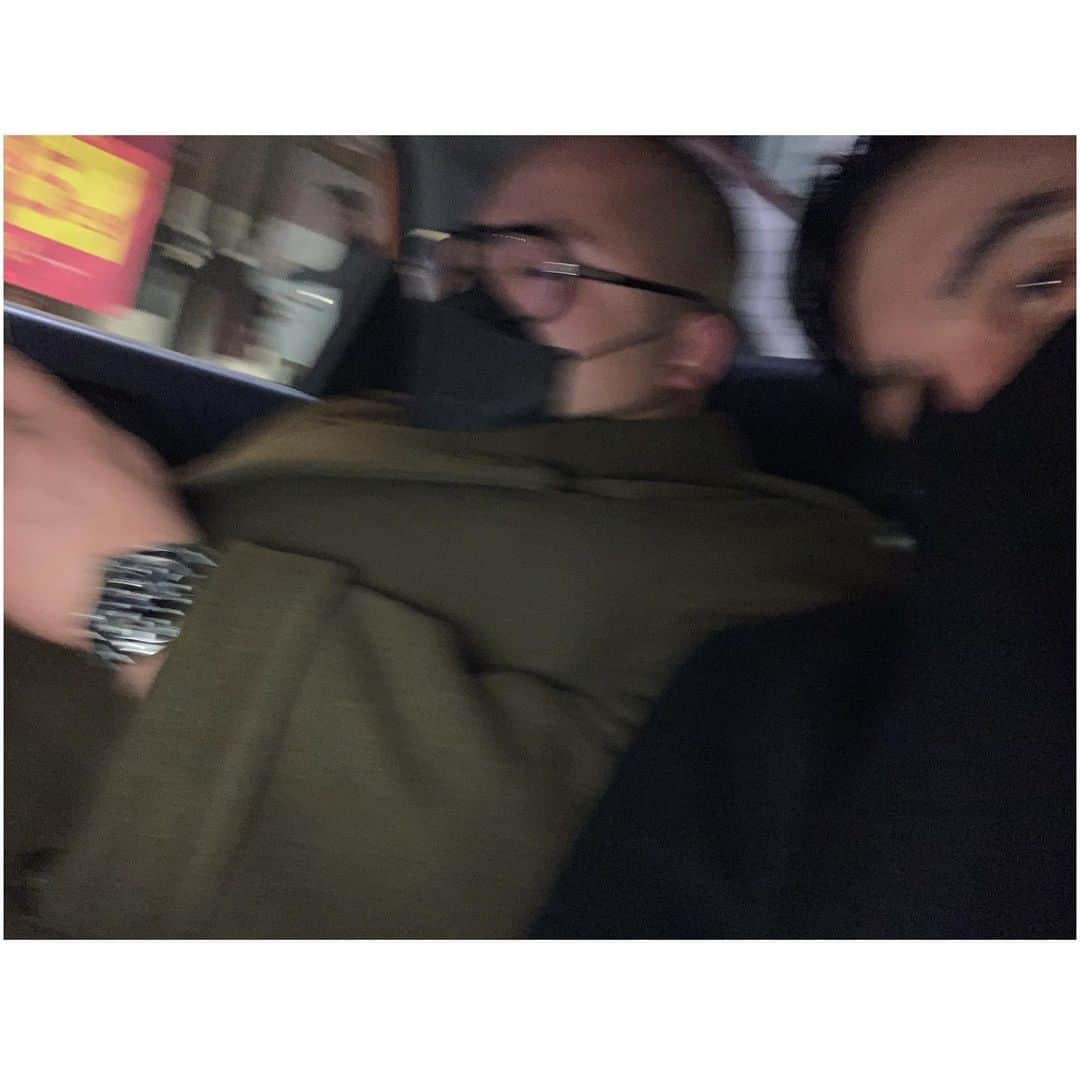 ト・サンウのインスタグラム：「어제는 대성갈비, 오늘은 좀 쉬자.., 🤓」