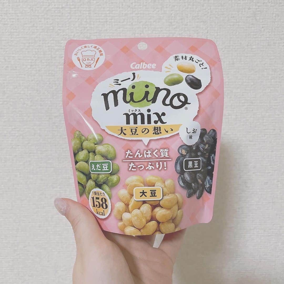 のインスタグラム：「♥︎ ・ ・ miino mix ・ 豆まきのお豆を年の数より 食べれるオススメおやつ☺️💕 ・ ・ #miino #おやつ #大豆 #黒豆 #枝豆 #タンパク質 #たんぱく質 #コンビニ」