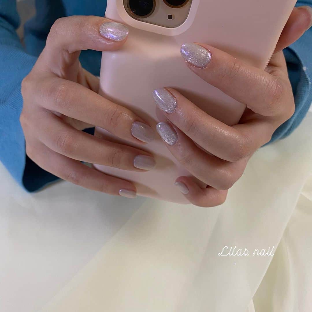 makoのインスタグラム：「* きらきら♡ #girlynail #ガーリーネイル #ミラーネイル #glitternail #젤네일 #젤네일아트 #젤네일전문 #フレンチガーリー  #ギンガムチェック #北欧ネイル #オーダーチップ #ブライダルネイル #ワイヤーネイル  #セルフネイル #스누피네일아트 #左右非対称ネイル #ちょうちょネイル #uniqlou #ヴィンテージネイル #水滴ネイル #オーロラネイル #フレンチネイル #冬ネイル #マットネイル #韓国ネイル」