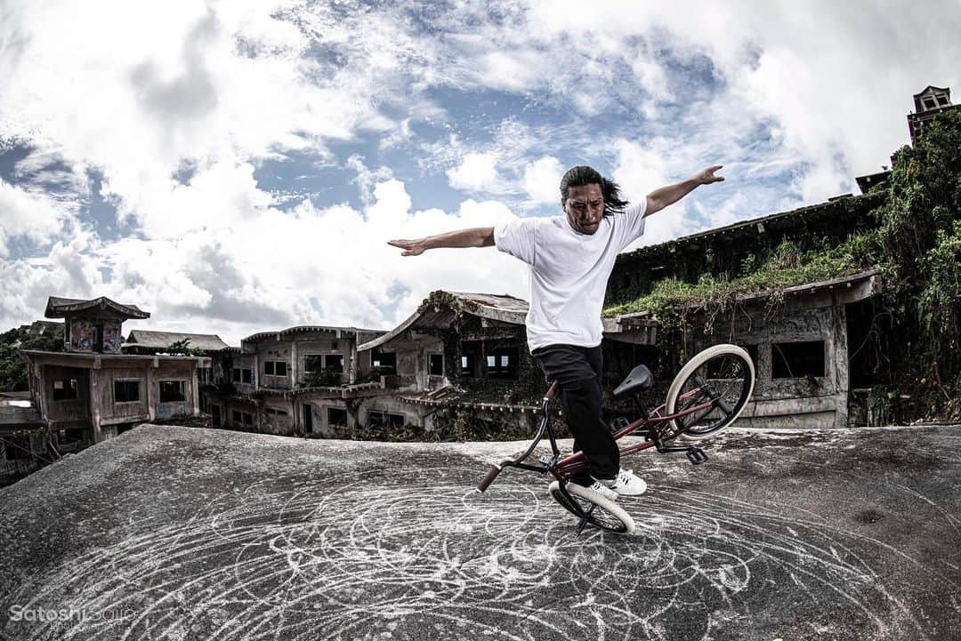 宇野陽介さんのインスタグラム写真 - (宇野陽介Instagram)「リアルな世界 photo by @satoshi.saijo  #aresbikes #bmx #flatland #ug #madbunny #dvsshoes  #fusioninc」1月28日 12時20分 - yorkuno