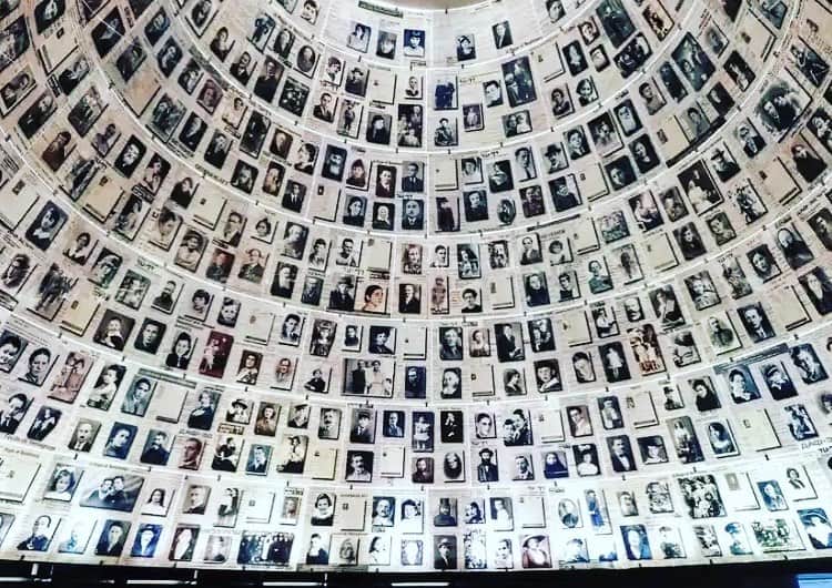 ブリー・ターナーさんのインスタグラム写真 - (ブリー・ターナーInstagram)「#holocaustremembranceday 🕯」1月28日 12時26分 - realbreeturner
