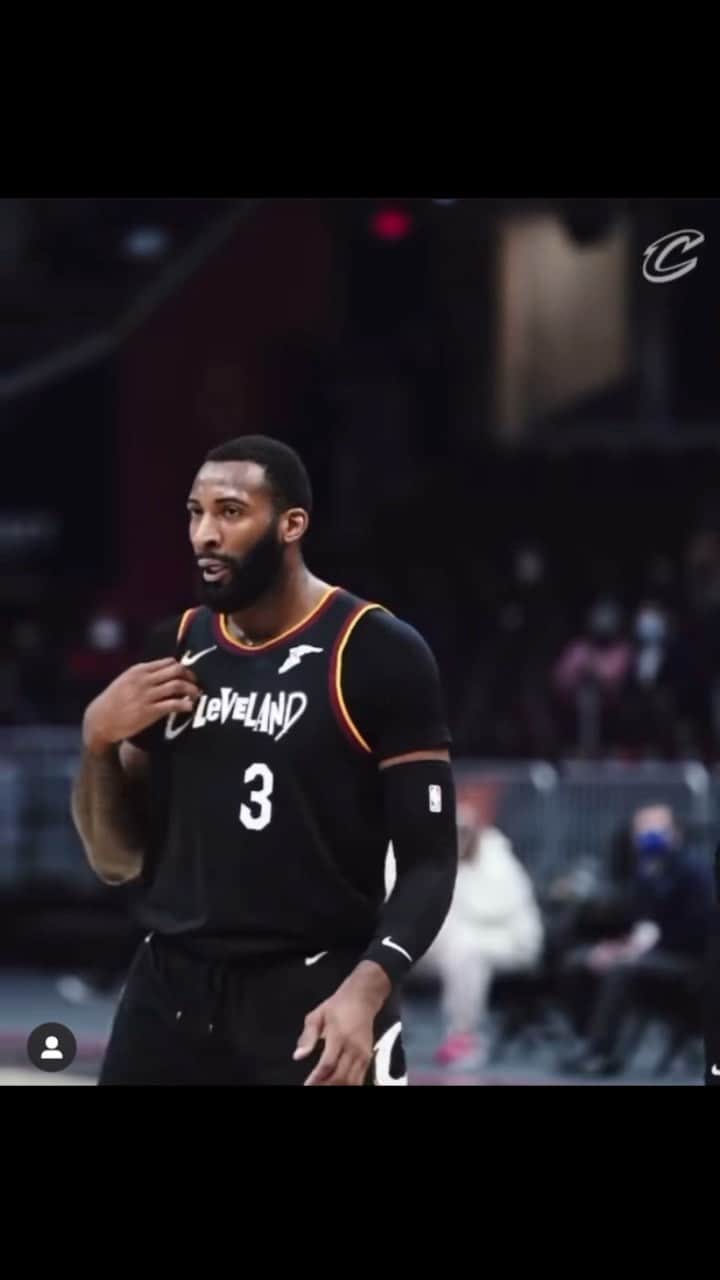 アンドレ・ドラモンドのインスタグラム：「lower your tone 🤫🤫 #W @cavs」