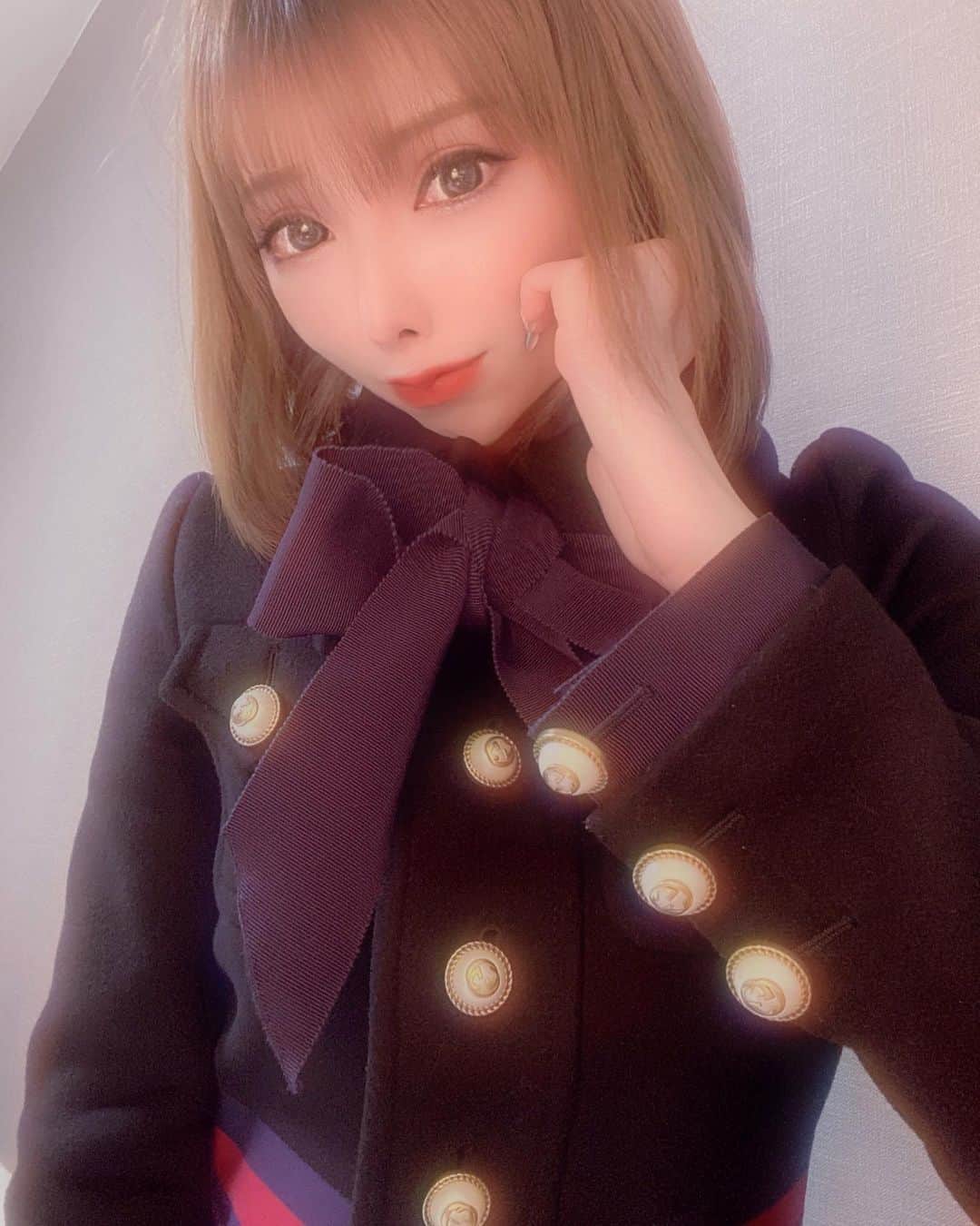まりんのインスタグラム：「コートかわいいっていわれる🐻 どう？🥰 GUCCIかわい💕」