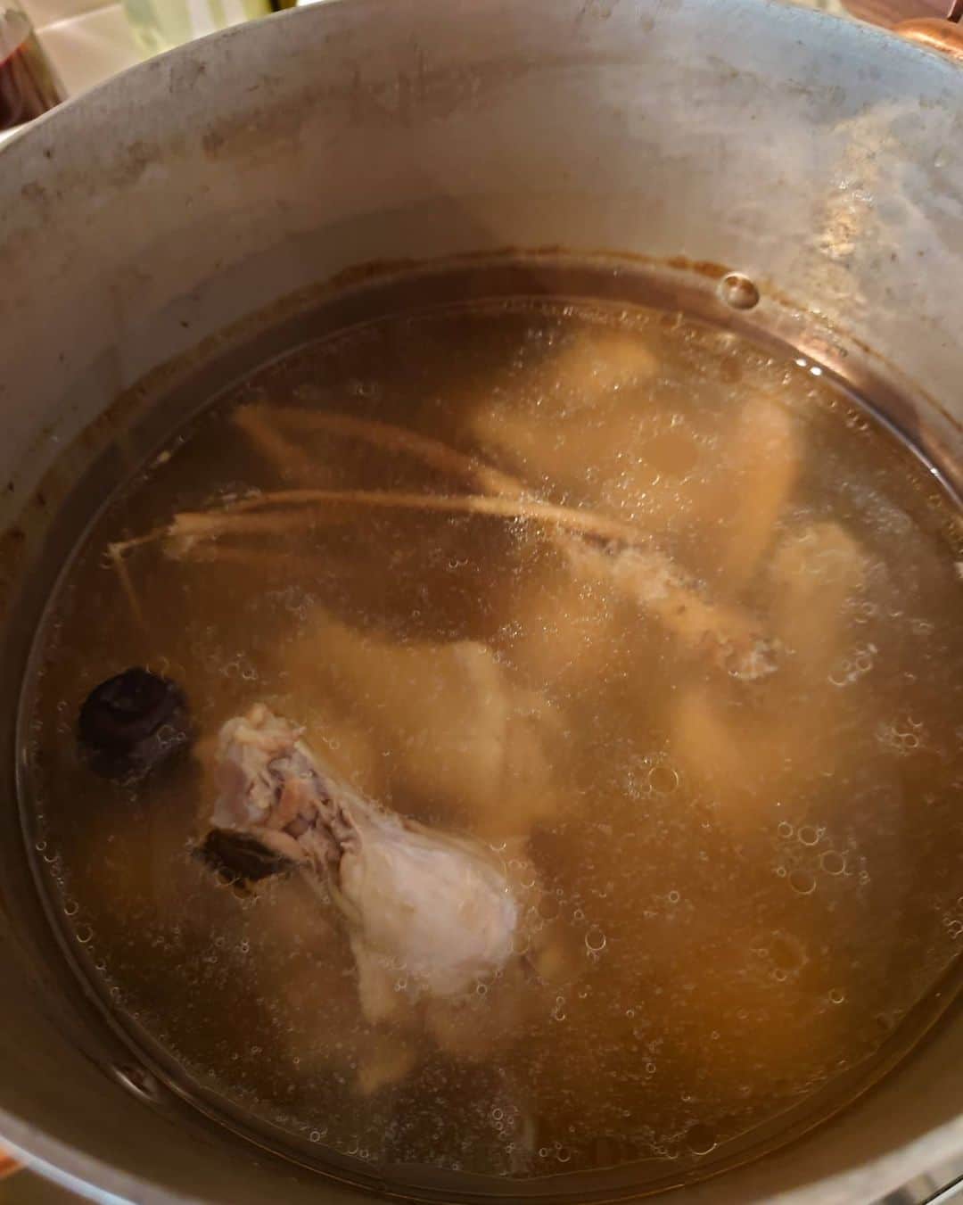 鈴木おさむさんのインスタグラム写真 - (鈴木おさむInstagram)「以前、いただいていた銅の鍋を妻が使い始めたら、あまりの熱伝導のすごさに驚きまくり。 いいものには、いいものの理由があるんだ！とあらためて！」1月28日 13時07分 - osamuchan_suzuki