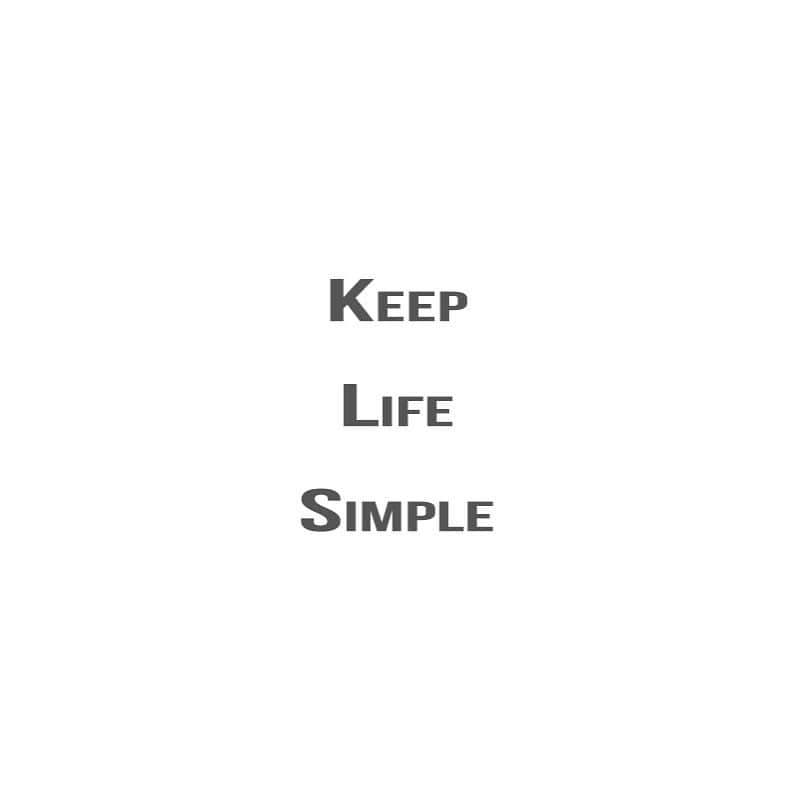 ロビンのインスタグラム：「Keep life simple.」