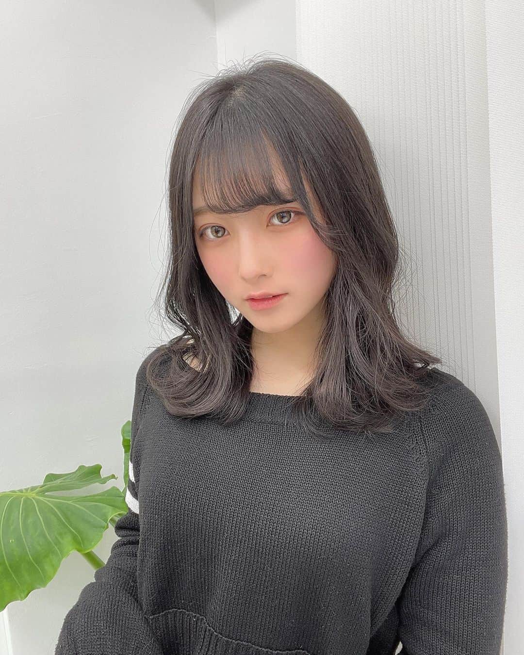 のインスタグラム：「遠井春彦さんに髪の毛の面倒を見てもらってます🧋　私の髪の毛のママだよ~」