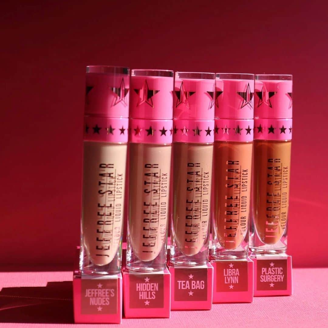 Jeffree Star Cosmeticsさんのインスタグラム写真 - (Jeffree Star CosmeticsInstagram)「Late Night Nudes 💦 Have you added any of our new full sized #velourliquidlipsticks to your collection? 🌟   Photo by: @literallylewis2.0 💕   #jeffreestarcosmetics」1月28日 13時25分 - jeffreestarcosmetics