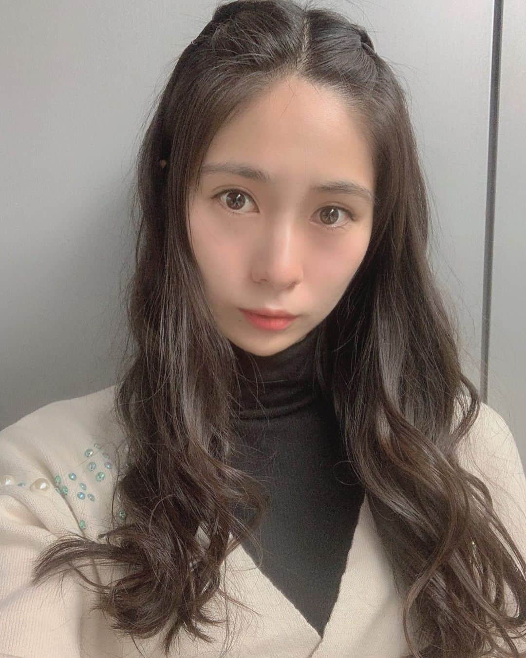 高瀬友規奈さんのインスタグラム写真 - (高瀬友規奈Instagram)「I don’t know how to handle my bangs while trying to make it longer. ・ ・ ・ 前髪を伸ばしているあいだのどうしていいか分からない感。」1月28日 13時21分 - yukina_731