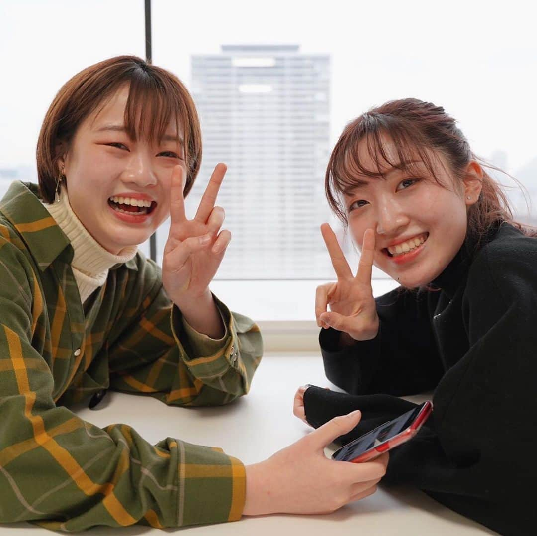 ゆりめりさんのインスタグラム写真 - (ゆりめりInstagram)「今夜！ABCラジオ 『増田紗織とゆりめりの音バズ』 第5回！！🖐✨ 夜0:30〜 放送です！！  ちなみに収録の時、いっつもこんなにお菓子用意してくださいます🤣(3枚目) 見たことないお菓子いっぱい...🤤💕  #音バズ #ゆりめり #abcラジオ  @saorimasuda_abc」1月28日 13時21分 - yurimeri_official