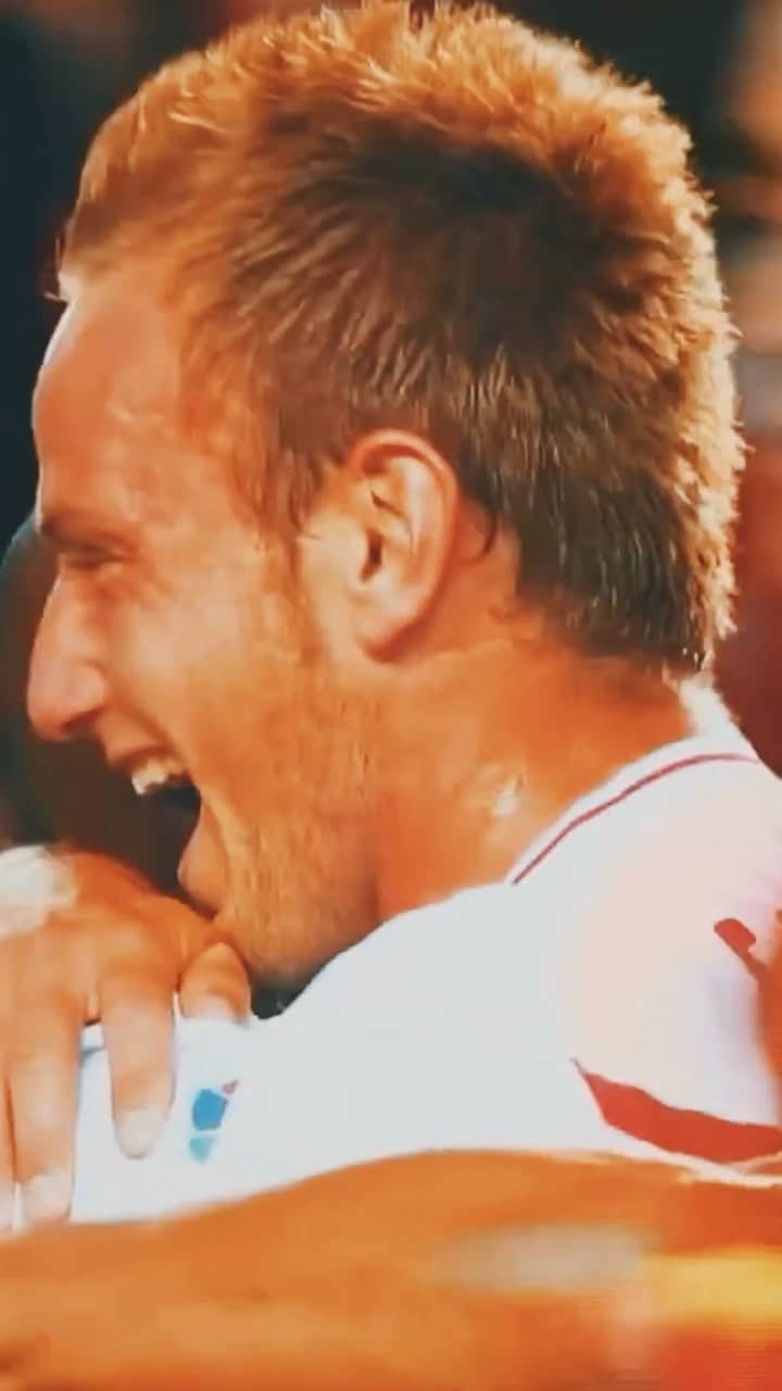 イヴァン・ラキティッチのインスタグラム：「Hace 10 años, me enamoré de ti mi Sevilla! ❤️🙏🏼😍 #VamosMiSevilla #Rakitic @sevillafc」