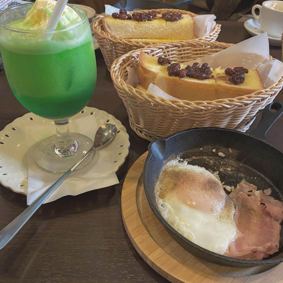 香田メイさんのインスタグラム写真 - (香田メイInstagram)「morning  ・ ・ #鶴舞カフェ #喫茶店 #喫茶店モーニング  #名古屋グルメ #モーニング #クリームソーダ」1月28日 22時50分 - kodamei_55