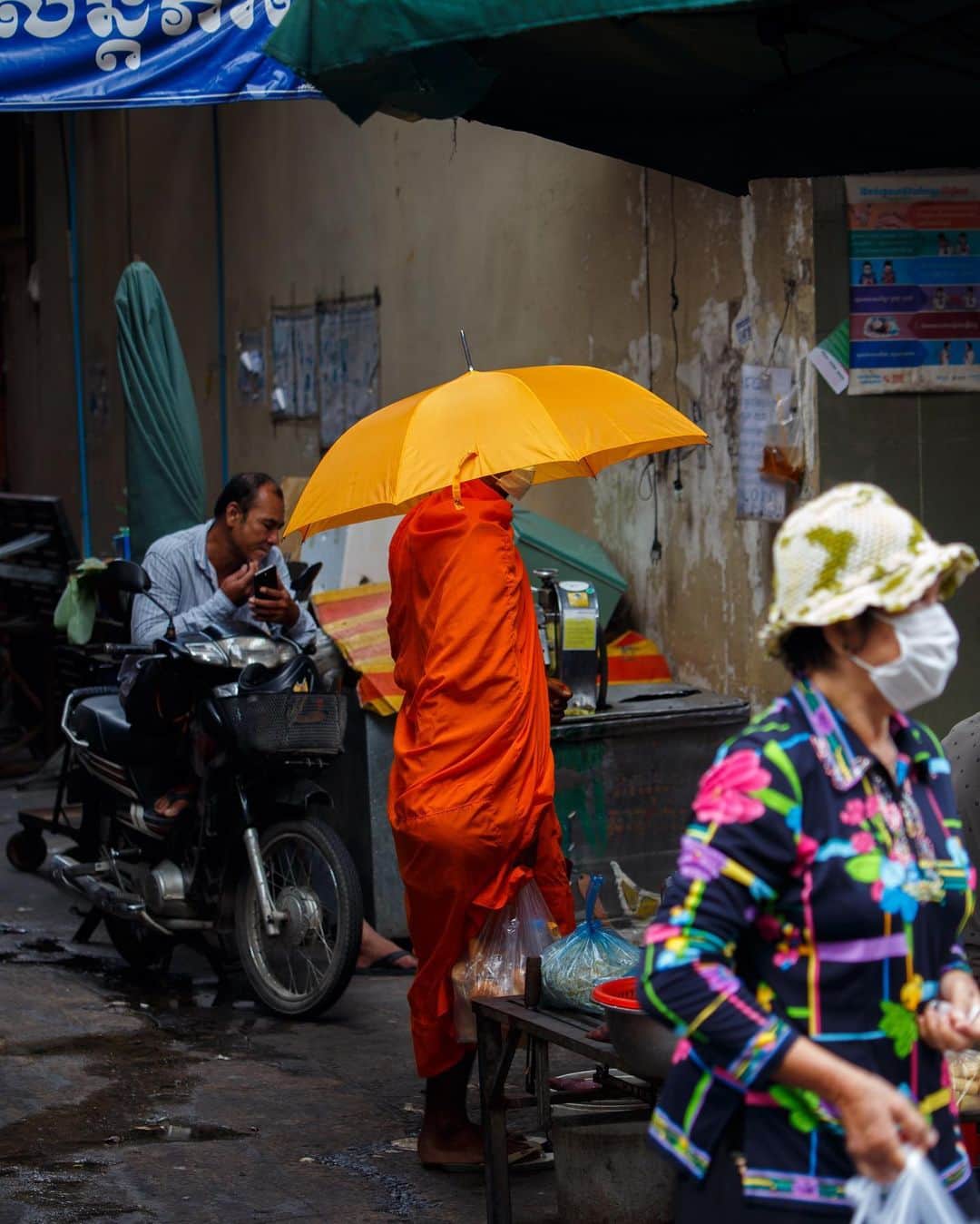 Shunsuke Miyatakeのインスタグラム：「Social detachment, Phnom Penh, Cambodia」