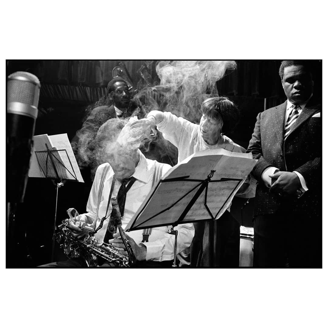 Magnum Photosさんのインスタグラム写真 - (Magnum PhotosInstagram)「A jazz fan since his teens, Guy Le Querrec has been documenting the jazz scene for decades.⁠ .⁠ This image of Dexter Gordon, Freddie Hubbard and Ron Carter in France, 1985, is now available as a print, as part of Magnum Editions, a collection of iconic photographs by Magnum photographers available as archival pigment print quality, limited edition prints, in 8×10″ format.⁠ .⁠ Each highly collectable print is validated with a specially created Magnum Photos Archive stamp and numbered by hand. These prints offer the opportunity to own a piece of Magnum’s history in a market defining format.⁠ .⁠ Explore the collection at the link in bio.⁠ .⁠ PHOTO: At the film Studios, in a film set created by Alexandre Teauner, reproducing New York jazz club the "Birdland". Make up touch up before the shooting of a scene : in the center Dexter Gordon (tenor saxophone), on the right Freddie Hubbard (trumpet), in the background, Ron Carter (bass). ⁠ Town of Epinay Sur Seine. Seine Saint-Denis Department. France. Tuesday 20th August, 1985.⁠ .⁠ © Guy Le Querrec/#MagnumPhotos」1月28日 23時02分 - magnumphotos