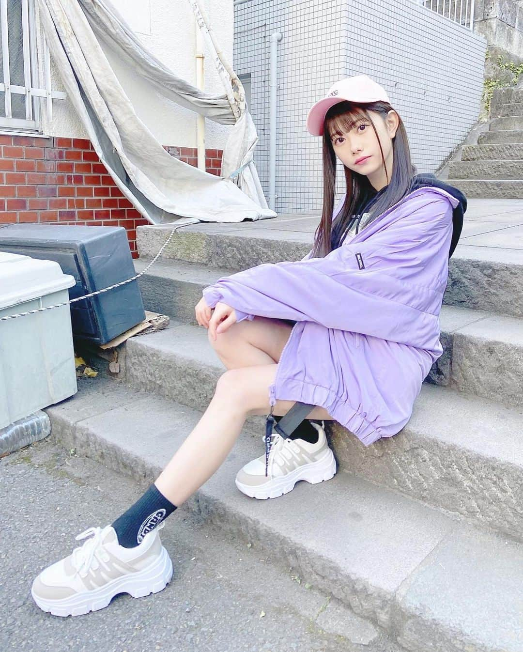 千葉恵里さんのインスタグラム写真 - (千葉恵里Instagram)「☁️🍬﻿ ﻿ ﻿ ﻿ ﻿ ﻿ ﻿ AKB48 15周年記念﻿ コラボグッズ第10弾☁️﻿ isayamax × AKB48  が﻿ ﻿ ﻿ ﻿ 明日、29日﻿ 20時から販売開始です〜♡﻿ ﻿ ﻿ ﻿ ﻿ 衣装も色味も可愛すぎて﻿ 男女問わずたくさん使えるグッズになっております💜﻿ ﻿ ﻿ ﻿ ﻿ 諫山直矢さんのイラストが素敵すぎました、、🌨﻿ ありがとうございました(；＿；)﻿ ﻿ ﻿ ﻿ ﻿ ﻿ ﻿ ♪♪﻿ ﻿ ﻿ #諫山直矢 さん #イラスト﻿ #ピンク #pink #ムラサキ #紫 #purple﻿ #白 #ホワイト #white #パステル  #パステルカラー﻿ #可愛い #かわいい  #AKB48 #AKB #オサレ さん﻿ #オサレカンパニー さん ﻿」1月28日 23時10分 - eriierii_1027