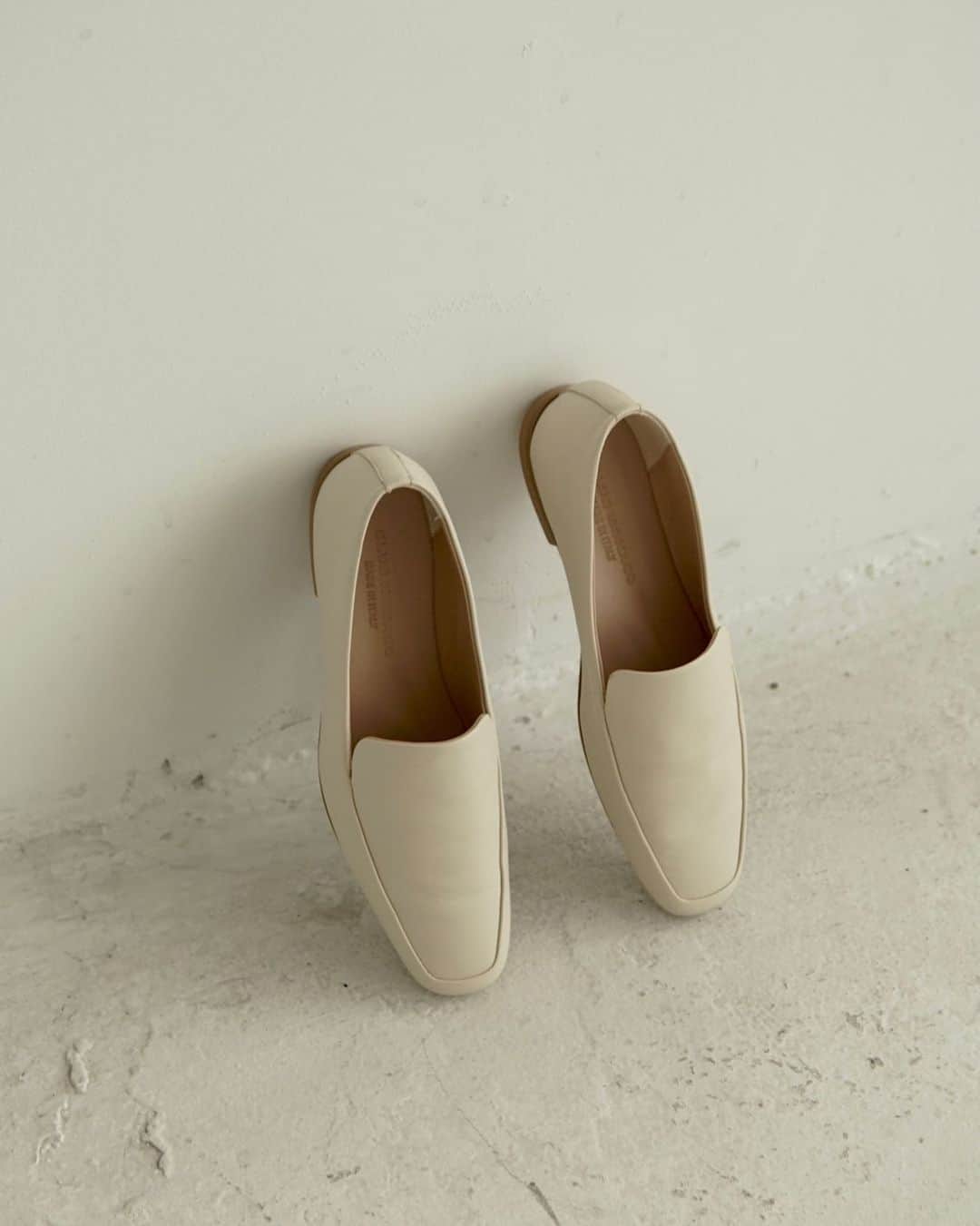 Club Monacoのインスタグラム：「A modern alternative to the ballerina flat.」