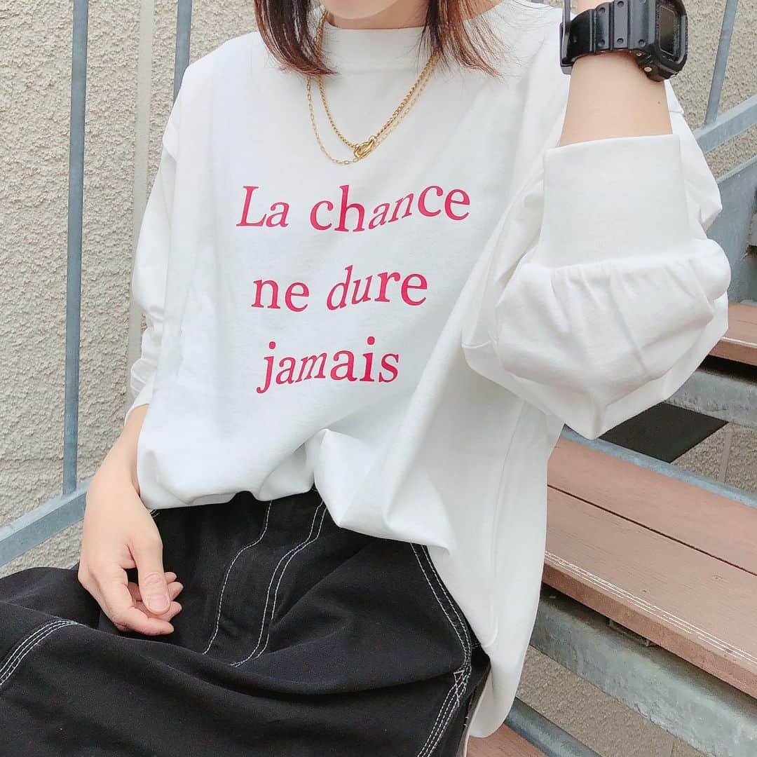 のインスタグラム：「new wear🍎」