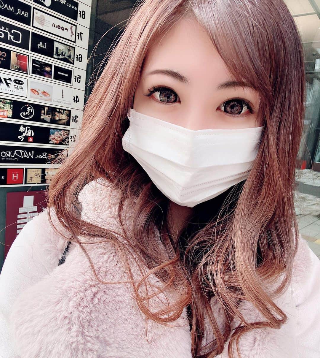 のインスタグラム：「今日は完オフ✨🥺 美容室、親知らず経過で北大、脱毛行ったり用事足してたら1日終わった🥺✨  美容室行く前にやっと✨念願のミスドの新作買えた🥺❣️ 朝から並んで全種類買ってやった✨ ＼(^o^)／  お腹すいて美容室で食べたけど😂  ŧ‹"ŧ‹"ŧ‹"ŧ‹"( ˙༥˙ )ŧ‹"ŧ‹"ŧ‹"ŧ‹"  #バルセロナグループ #キャバ嬢 #キャバクラ #北海道 #札幌 #すすきの #美女 #美人 #美容 #可愛い #ニュークラブ #ホステス #ススキノ #ラウンジ #ガールズバー #飲み屋 #水商売 #呑み #キャバ #かわいい女の子 #さっぽろ #ニュークラ嬢 #ポケパラ #ナイツ #ニュークラ #ニュークラ嬢 #すすきのグルメ #札幌観光 #likefoflike #follow4follow」