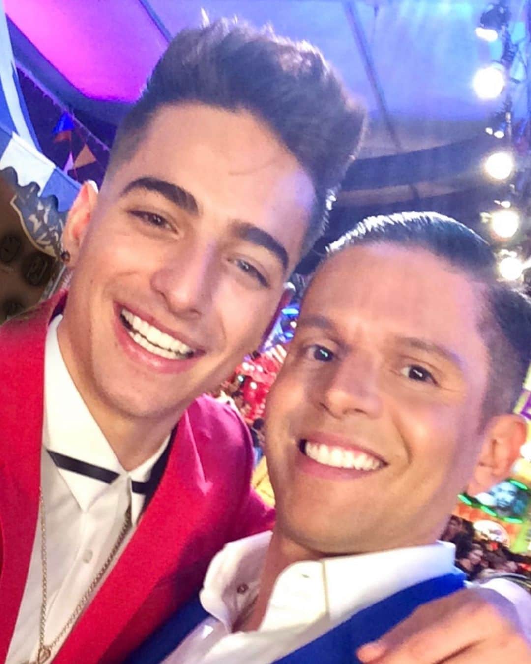 のインスタグラム：「Aquí @maluma tenía 20 años y estaba comenzando su carrera musical!!! Este #tbt del 2014 con #maluma es para felicitarlo en su cumpleaños!!! Happy Birthday Maluma. Un abrazo!!! #rodnerfigueroa」