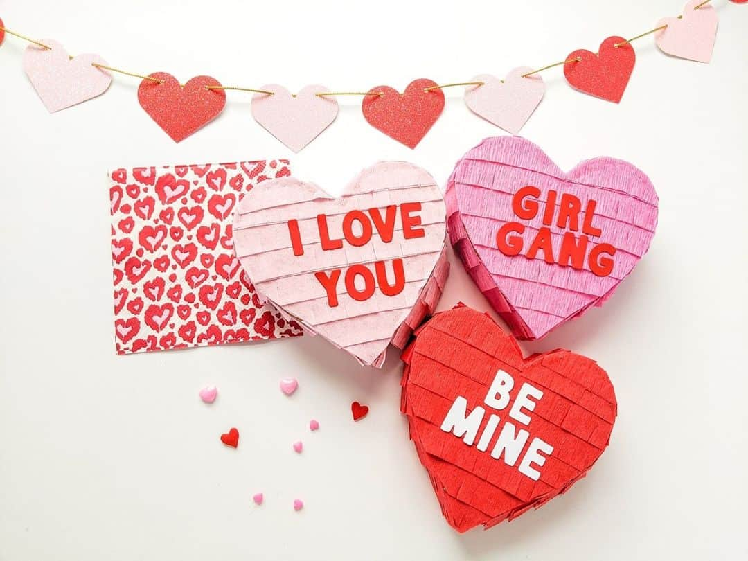 HGTVさんのインスタグラム写真 - (HGTVInstagram)「Surprise your bestie for Galentine's Day by dropping off one of these adorable conversation heart pinatas on her stoop! 💝  And to treat the rest of your loved ones, we found lots of thoughtful gift ideas on Etsy.⁠ ⁠ From an engraved floral cutting board for a newlywed to a personalized name puzzle for your little one, you'll find something for all of your Valentines. 💋 ⁠ ⁠ Shop our curated picks and support a small business when you click this photo at the link in our profile. 🛍🔝⁠ ⁠ #shopping #giftideas #valentinesday #etsy #shopsmall #valentinesgift」1月29日 0時02分 - hgtv