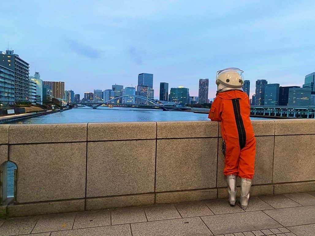 Rin音のインスタグラム：「めっちゃちゃんと宇宙服きたのに宇宙行けんかった人」
