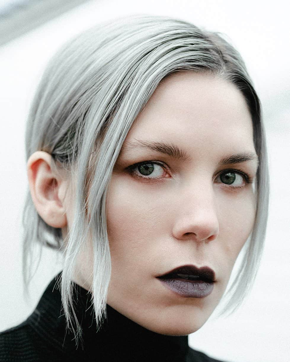 スカイラー・グレイのインスタグラム：「When I changed my name to Skylar Grey I wanted to dye my hair grey. I was told not to by many people around me. This is the Skylar Grey who always should have been.  New profile pic by @rjmckinnon Hair color by @daphnedoesmyhair cut by @paulnortonhair」