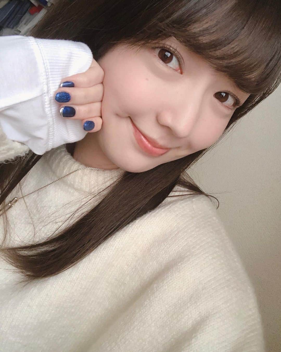 藤本かえでのインスタグラム：「雪積もらないかな〜⛄️？？  雪の中でわんことわちゃわちゃ遊びたい🐶」