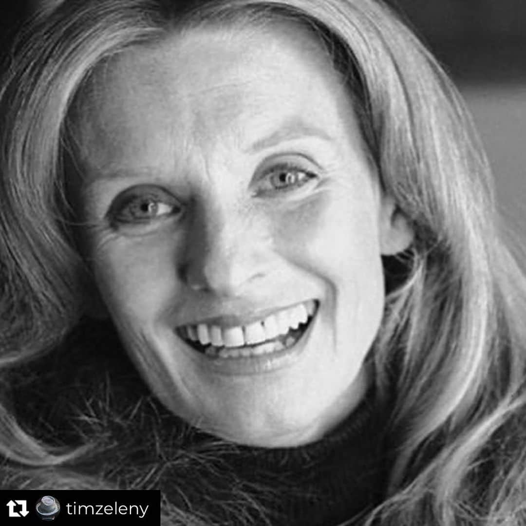 シャロン・ローレンスさんのインスタグラム写真 - (シャロン・ローレンスInstagram)「Repost from @timzeleny • Brilliant and memorable though she was, Cloris Leachman's best performance in a 1970's classic shot in B&W is not 'Young Frankenstein' but her role in 'The Last Picture Show'. If you only know her as Frau Blücher, then prepare to be amazed.  She was silly, serious, hard-working and had a very, very long career — all qualities that helped make her one of Hollywood's most decorated and versatile performers.  #clorisleachman  #rip  #lastpictureshow  #youngfrankenstein  #marytylermooreshow  💛」1月28日 16時03分 - sharonelawrence