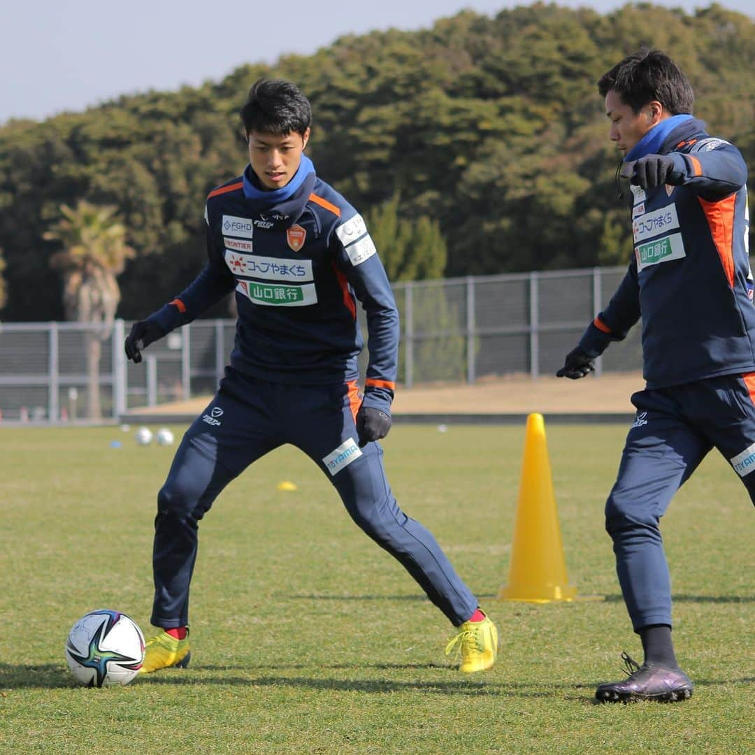 レノファ山口FCさんのインスタグラム写真 - (レノファ山口FCInstagram)「1月28日　トレーニング #renofa #レノファ山口 #佐藤謙介 #眞鍋旭輝 #岸田和人 #浮田健誠 #梅木翼 #島屋八徳 #渡部博文 #河野孝汰 #ヘニキ」1月28日 16時19分 - renofa_yamaguchi