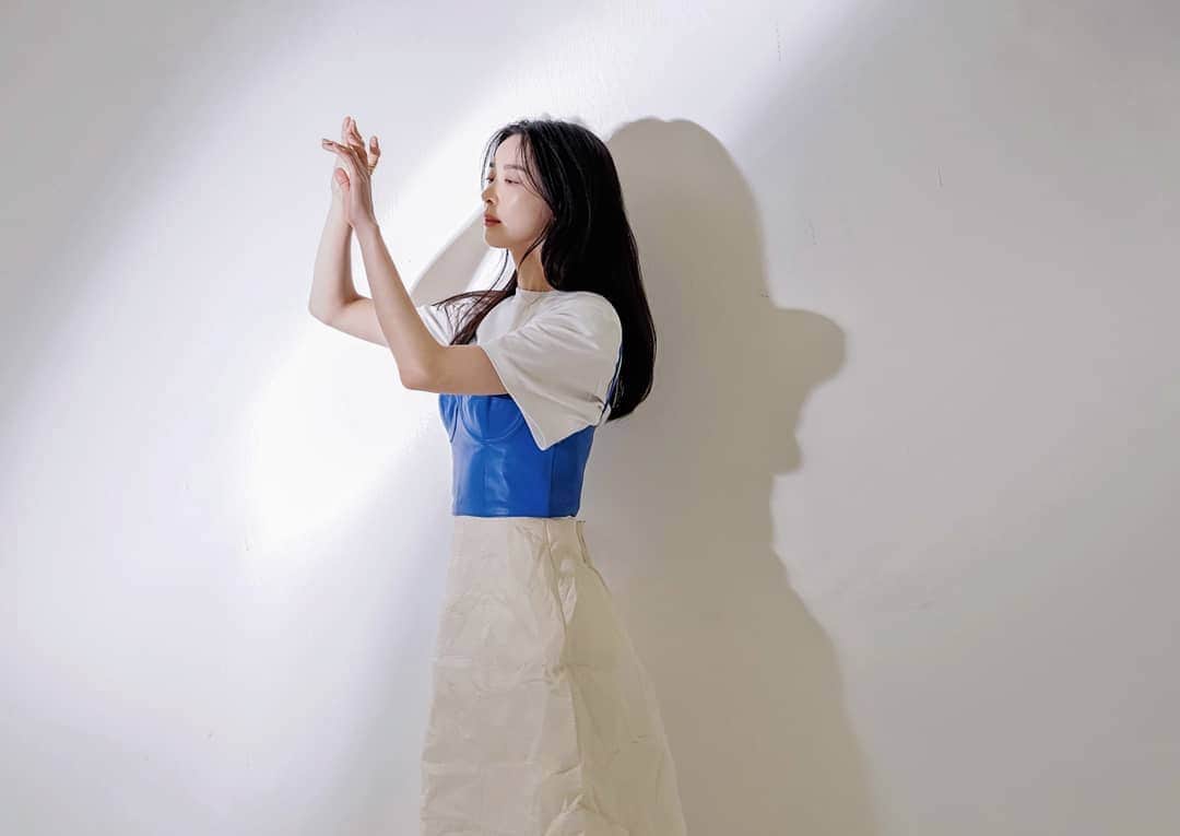 イ・チョンアのインスタグラム：「이블루씨 🐦  #마무리의주간 #인터뷰의주간」