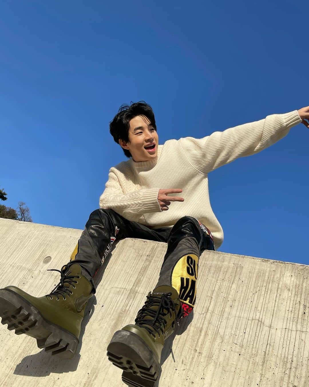 ヘンリーさんのインスタグラム写真 - (ヘンリーInstagram)「clear skies !!! finally some fresh air」1月28日 16時39分 - henryl89