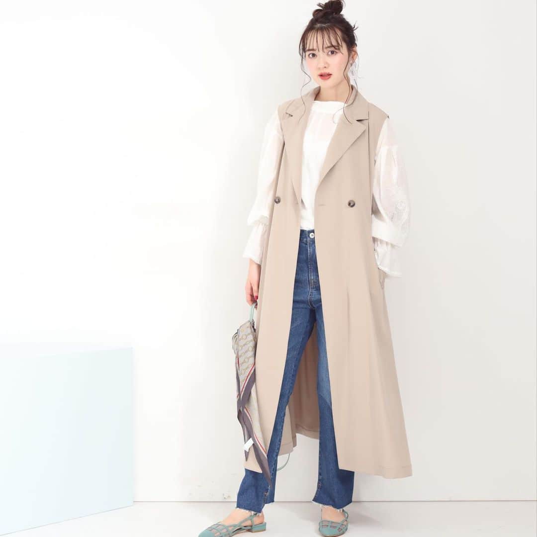 のインスタグラム：「️﻿ ﻿ ＼ PRE ORDER ／﻿ @mystrada_official   セパレートすることで ショート丈コートやジレとしても着用できる技ありデザイン✨ ﻿ ﻿ 3WAYトレンチ ¥ 29,000+tax﻿ color:beige,khaki ﻿ ﻿ -----------------------------------------------﻿ ﻿ ▶︎▶︎▶︎information﻿ ﻿ ①ショップでは、全国送料無料で﻿ 代引き配送を受け付けております。﻿ 詳しくはショップまでお問い合わせください♩﻿ ﻿ お電話でのお問い合わせ先は﻿ @arpege_story のハイライトをご確認ください。﻿ ＊名古屋高島屋を除く﻿ ﻿ ﻿ ②📩メルマガ登録でお得な情報をGET‼︎﻿ 不定期でお得なキャンペーン実施します✨﻿ ﻿ ﻿ ③公式オンラインサイトArpege storyで﻿ 店舗在庫状況がご確認いただけるようになりました！﻿ サイトでsold outのアイテムでもお店でGETできるかも💭﻿ ﻿ ﻿ ﻿ -----------------------------------------------﻿ ﻿ #mystrada #マイストラーダ #2021springcollection」