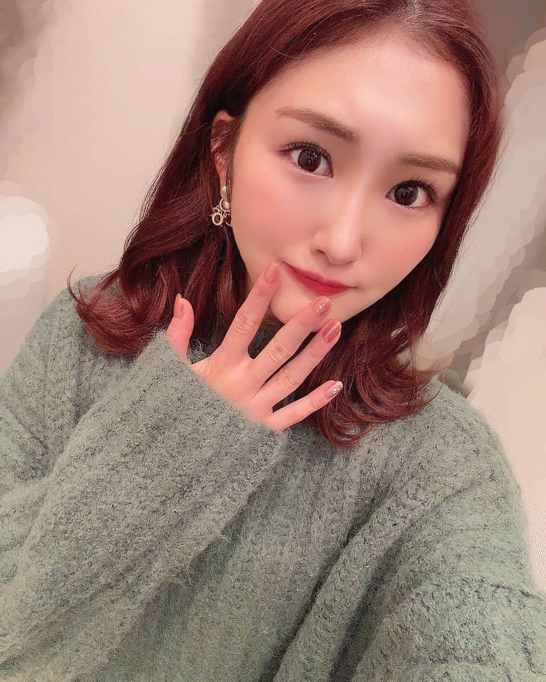 川上礼奈のインスタグラム：「. 今日は雪ですね☃️❄️ お外にいたんだけど寒すぎて急いでお家帰ってきたよ🥶 手が真っ赤っかでカチカチになってました🥶❄️ 冬が1番好きだけど寒すぎて凍りそう。笑」