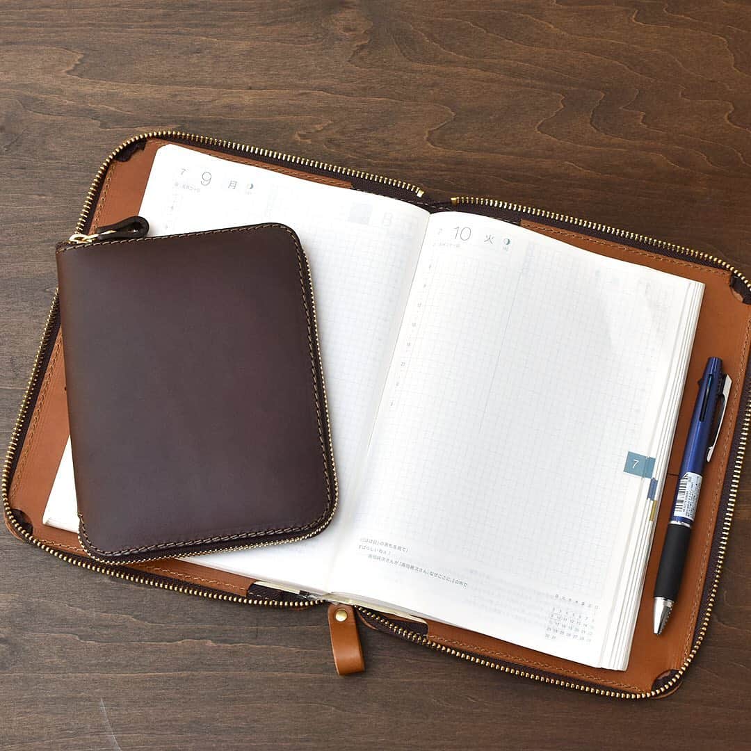 HERZの革製デスクマット　Mサイズ　【新品 未使用】 HERZの革製デスクマットMサイズ【新品 未使用】