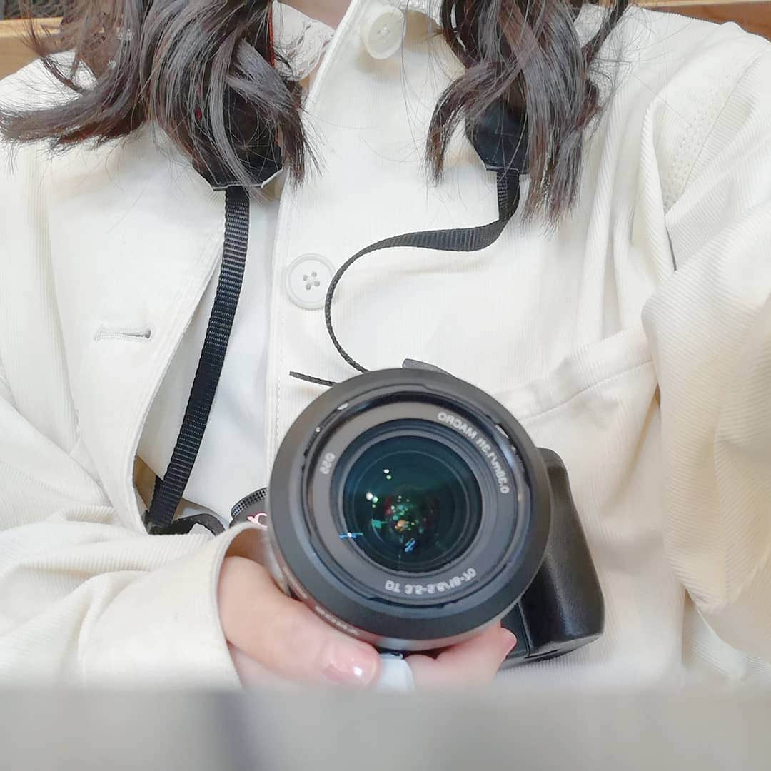のインスタグラム：「🌷  お気に入りの靴があるんだけど コーデ迷っちゃって履けない 〜 ₍ .ˬ. ₎💭  🙂🙃🙁  . .  #instagram  #instagood  #instalike #アーカイブ」
