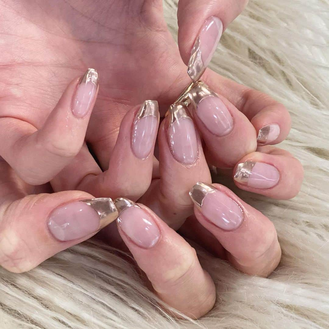 野原遥さんのインスタグラム写真 - (野原遥Instagram)「#newnail #mirrornails  _ 💅💞 _ #ミラーネイル #ミラーフレンチネイル」1月28日 17時26分 - noharu1021