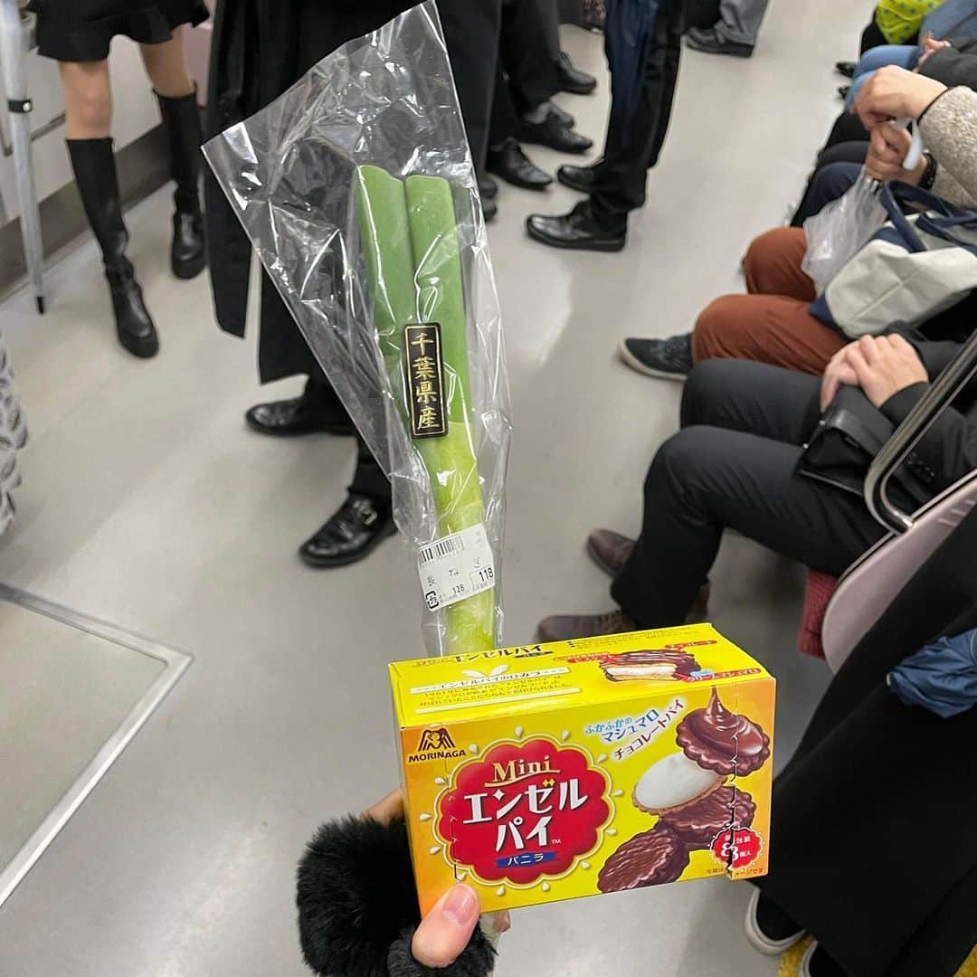 たまたまこのインスタグラム：「千葉県産ネギとエンゼルパイ👼 #エコ #袋のない生活」
